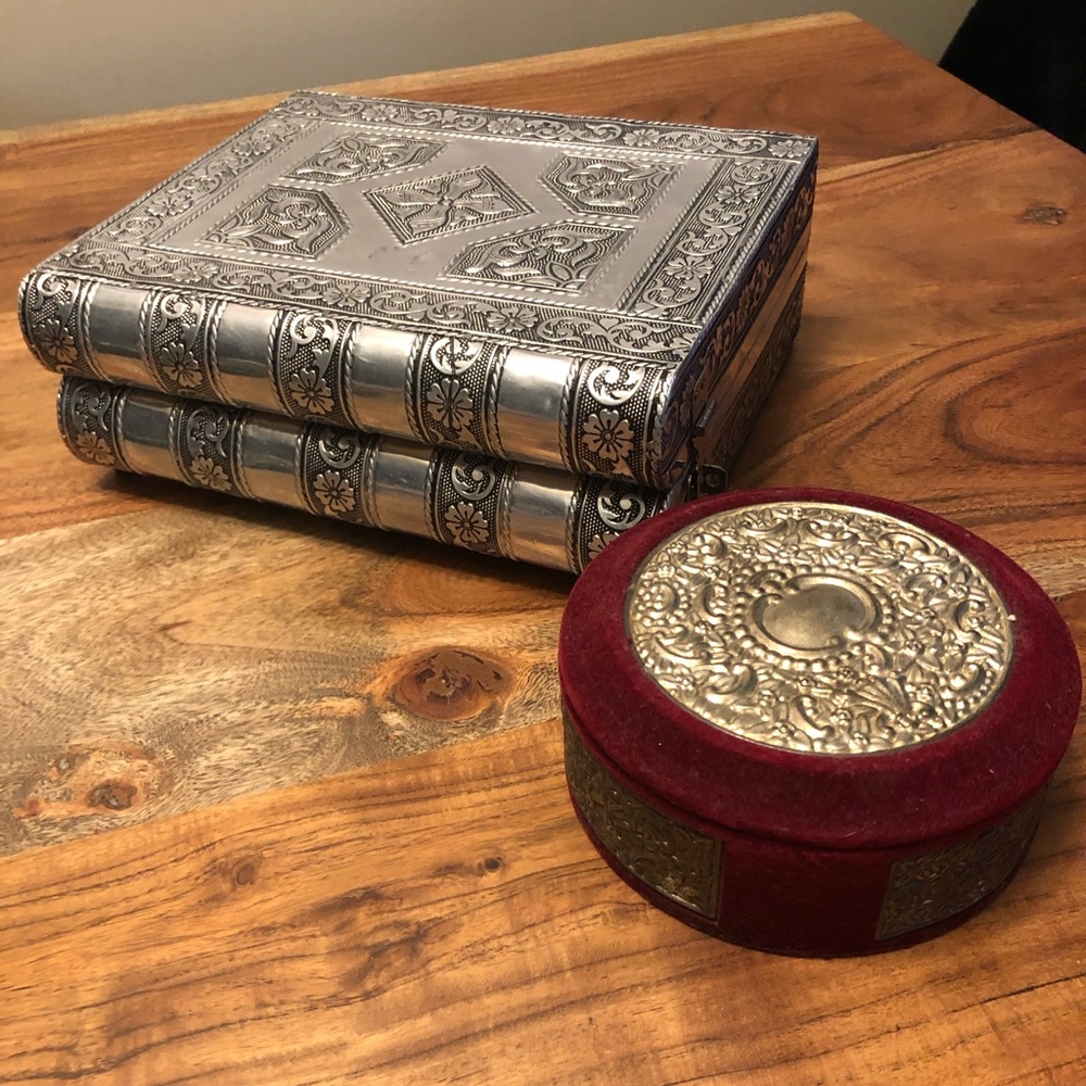 Vintage jewelry box